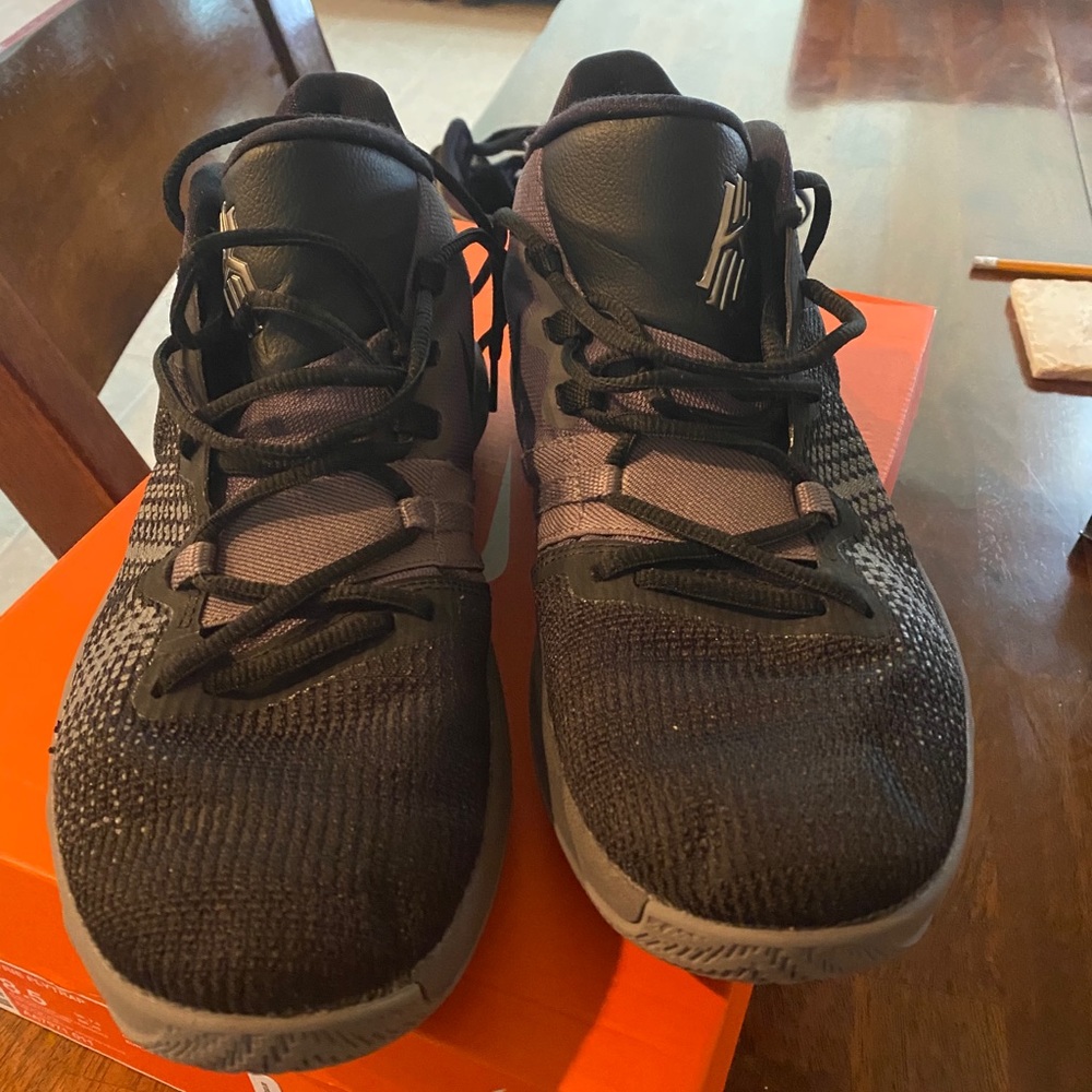 Shoes - Picture 4 of 4